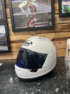 Arai RX-7V Evo Diamond White Race Track Motorcycle Helmet Medium - Ex-Display - Picture 1 of 7