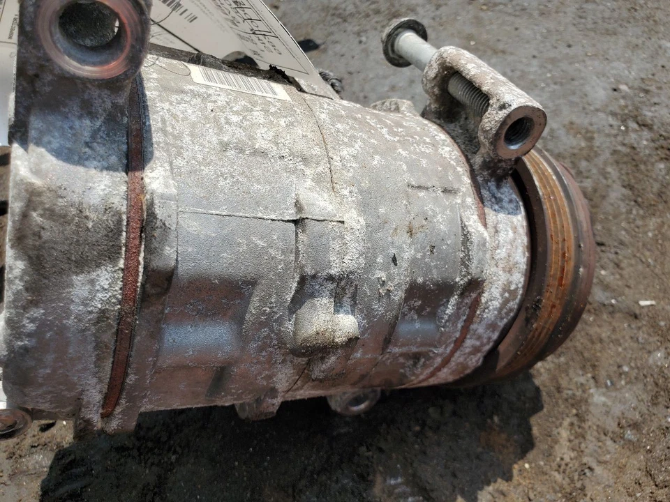 Used A/C Compressor fits: 2011 Chevrolet Tahoe  Grade C Foto 1 de 4