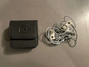 UE ULTIMATE EARS WHITE EARPHONES EARBUDS WITH CASE - Picture 1 of 4