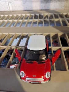 Welly 1:24 Mini Cooper S Paceman Red Diecast - Picture 1 of 6