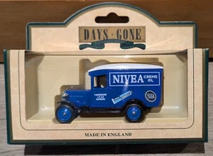 Lledo Days Gone Vintage Model "1928 Chevrolet Van Nivea Cream" 21044 Toy Creme - Picture 1 of 6