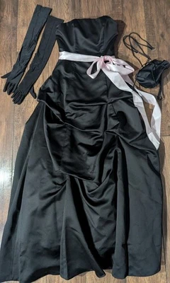 Vestido de baile Forever Yours negro formal sin tirantes talla 6 (guantes, correas, faja y bolso) Foto 1 de 4