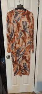 Fashion Nova Gr. 1 x hellbraun grau Geo Print figurbetont Midi lang Slv Stretch Damen Kleid - Bild 1 von 4