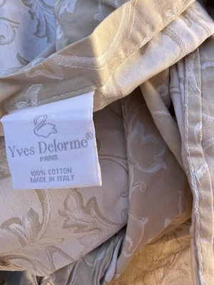 Yves Delorme 2 Pillow Shams Damask Sateen King Size Made In Italy Capri Pattern - Image 1 of 4