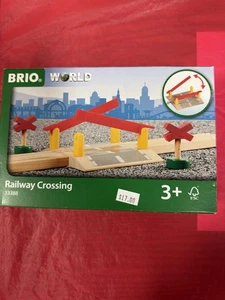 Juego de cruce ferroviario BRIO World 33388-4 piezas | Tren de madera divertido e interactivo - Imagen 1 de 2