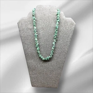 Green Jade Semi Precious Chip Necklace,  16 " - Picture 1 of 4