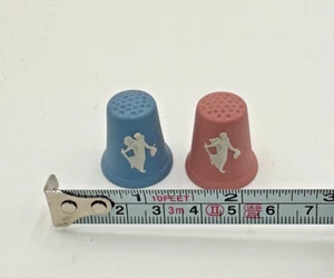 De Colección Wedgwood Jaspe Azul Rosa Costura Dedales Doncella Floral Niña Inglaterra - Imagen 1 de 4