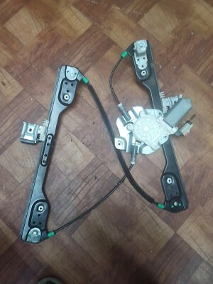 Dodge Magnum 2008 regulador de ventana eléctrica puerta lateral delantera derecha PSSNGR con motor Foto 1 de 4