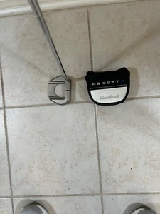 New Cleveland HB Soft Retreve 35” Putter w Head Cover (RH) - Picture 1 of 4