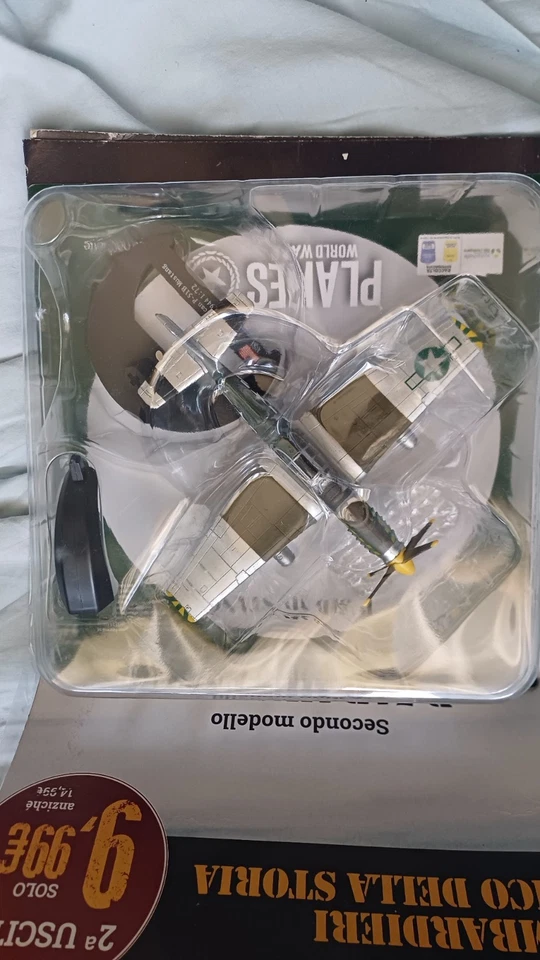 DIE CAST 1/72 " P 51B MUSTANG " AEREO DELLA II GUERRA HACHETTE - Immagine 1 di 2