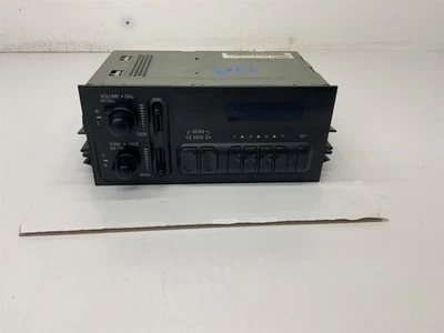 1996-2005 GMC Sierra 1500 Radio Receiver 15769264 OEM - Image 1 of 4
