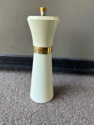 Rare Vintage William Bounds Shake And Twist Salt And Pepper Mill MCM Mid Century - Image 1 of 4