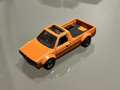 Camionetas todoterreno/HW 2014 Hot Wheels #124 HW Volkswagen Caddy naranja con 5 radios Foto 1 de 4