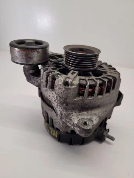 Alternador 150 amperios Hyundai Tucson 2016-2021 373002E820      Foto 1 de 4