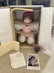 NUEVO Muñecas de porcelana de béisbol de la Galería Mundial Billy de Cindy Marschner 91/2500 - Imagen 1 de 9