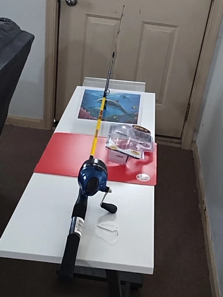 Caña de pescar Spincast Lew's Mr Crappie 5'6" ligera 2-8 lb y carrete American Hero Foto 1 de 4