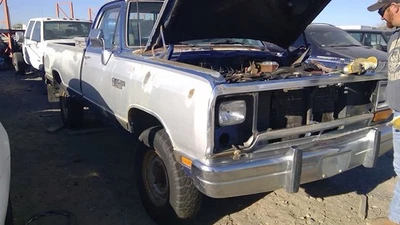 Bisagra del capó izquierdo del conductor compatible con RAMCHARGER 74-93 1921289 Foto 1 de 4