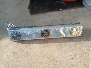 3-fan unit that covers an entire 2' x 5' workbench.3.5"H x 6.5"W x 37"L - Picture 1 of 2