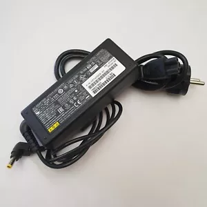 Fujitsu Original Netzteil 90W Lifebook A512 A531 S762 E752 P702 T902 - Bild 1 von 2