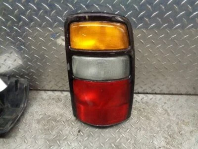 Passenger Right Tail Light Fits 04-06 SUBURBAN TAHOE YUKON 1500 178928 - Image 1 of 2