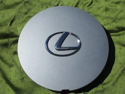 1-TAPA CENTRAL USADA LEXUS LS400 OEM -74140 Foto 1 de 3