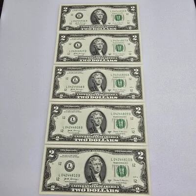 NEW Uncirculated Two Dollar Bills Series 2017A $2  Sequential Notes  Lot of 5 - Image 1 of 4