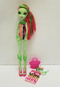 MONSTER HIGH VENUS MC FLYTRAP DOLL- BEACH BEASTIES - Picture 1 of 8