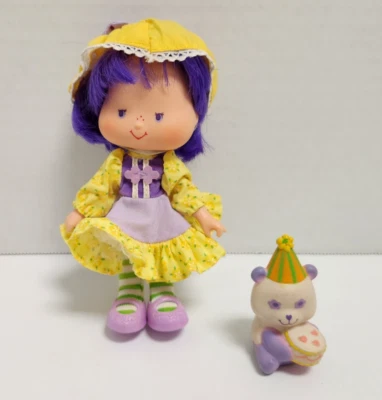 Muñeca de colección Strawberry Shortcake almendra Tea Party Pleaser con mascota Marza Panda Foto 1 de 4