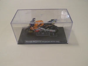 MODELLINO MOTO VALENTINO ROSSI HONDA RC 211V VALENTINO ROSSI 2002 SCALA 1:24 - Foto 1 di 2