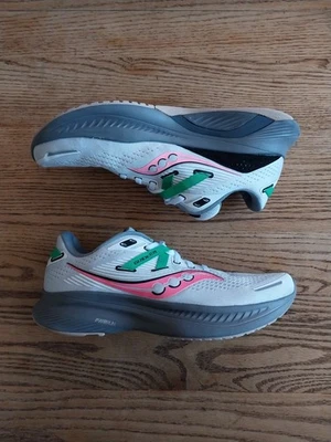 Saucoby Guide 16 Gray/Pink Engineered Mesh Running Sneakers Womens Sz 10 EUC - Image 1 of 4