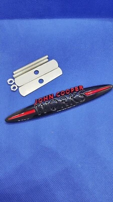 MINI JCW John Cooper Works emblème insigne logo Noir Red calandre clubman S one - Immagine 1 di 4