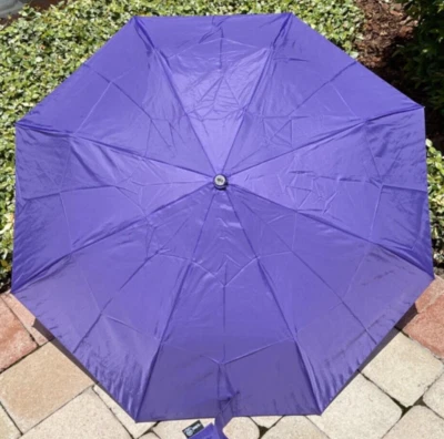TOTES  UMBRELLA PURPLE SUN GUARD ECO FRIENDLY RECYLED FRAME 42" COV NWT - Imagem 1 de 2
