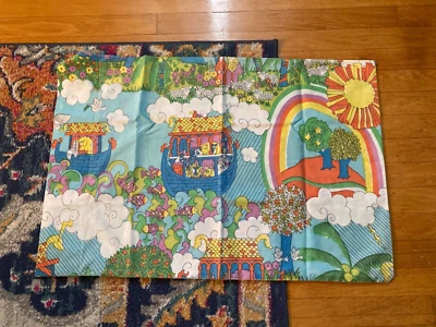 Funda de Almohada Retro Colorida Mod Psicodélica Arca de Noé Sears De Colección Foto 1 de 4