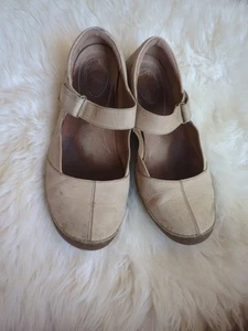 Clarks Artisan Women's Casual Comfort Mary Jane Shoes Beige Leather UK 5.5 Wide - Picture 1 of 6