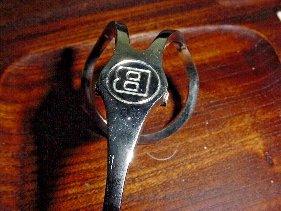 BUNDY OCTAVE KEY FOR ALTO SAXOPHONE  NECK LEVER NOS - Image 1 of 4