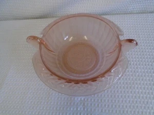 Unusual Vintage Art Deco Pressed Glass Pretty Peach/Pink Large Fruit Bowl - Picture 1 of 9