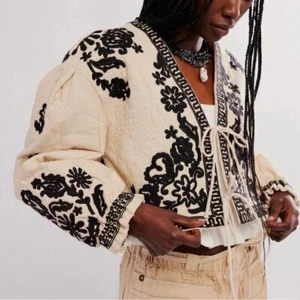 Free People Bali Mabel Jacke Damen M bestickt beige schwarz Stepp vorne zum Binden - Bild 1 von 8