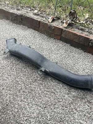 Nissan 1990-1995 camioneta pickup d21 OEM ka24e tubo de admisión - usado  Foto 1 de 4