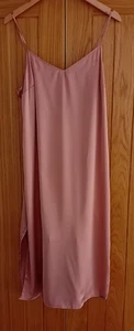 NEU Ex M&S Autogramm seidiger Satin Negligee Slip Größe 8 - 16 Standard/lange Länge - Bild 1 von 2