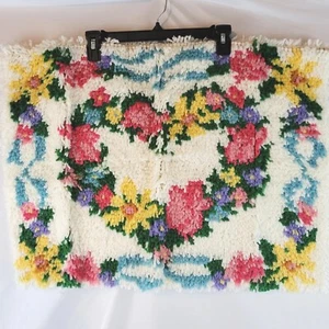 Vintage Completed Latch Hook Rug Wall Hanger Heart And Flowers - Picture 1 of 20