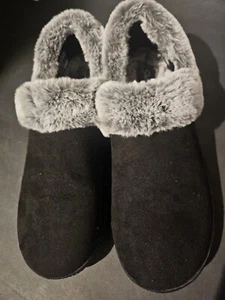  SKECHERS  - BLACK SLIPPERS FAUX - FUR LINING SZ. 9  - Picture 1 of 7