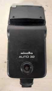 Minolta Auto 32 Blitzgerät zur Montage in Blitzschuh für X-700 X-570 XD11 Kameras mit Tragetasche - Bild 1 von 5