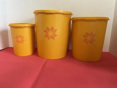 Vtg Tupperware Nesting Servalier Canisters  Set of 3 & Lids 805-13 807-12 811-1 - Image 1 of 4