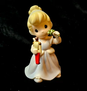 Precious Moments Disney Princesa Cenicienta "Hay magia bajo el muérdago" - Imagen 1 de 15