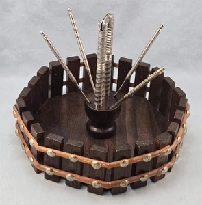 Wooden, 8-inch Nut Bowl 8-Sided with Box and Cracking Tools - Bild 1 von 8