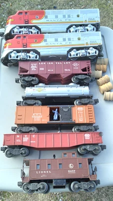 Lionel Postwar O Gauge 2343 Santa Fe F3 Diesel Train Set 2175W Freight Car 1951 - Image 1 of 4