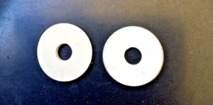 SEALING WASHERS FOR GLASS SMALL BOTTLES TWO OF 19MM X 6MM X 1.5MM WHITE RUBBER - Picture 1 of 5