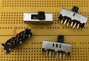 Interruptor deslizante de PCB encendido-encendido de 2 polos 3 posiciones 25 mm contactos de cortocircuito varias cantidades - Imagen 1 de 1