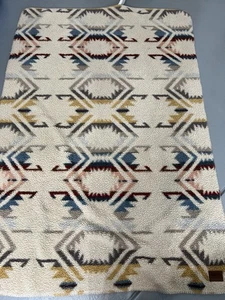 Pendleton Throw Blanket 63 x 88 Cream Sherpa Southwestern Aztec Plush Reversible - Picture 1 of 5