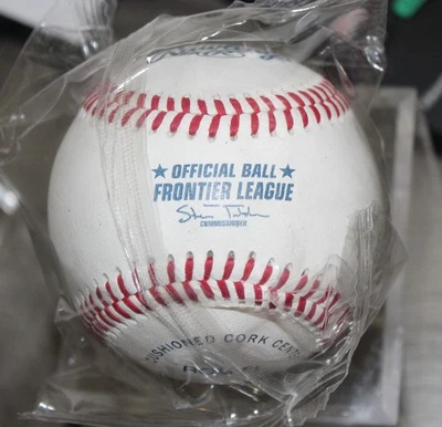 Pelotas de béisbol oficiales Rawlings Frontier League como nuevas, raras, selladas nuevas en bolsa Foto 1 de 4
